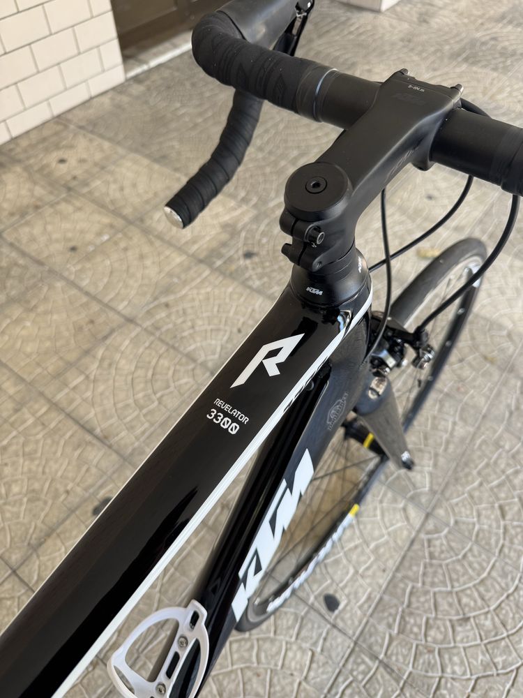 Bicicleta estrada KTM revelaror 3300