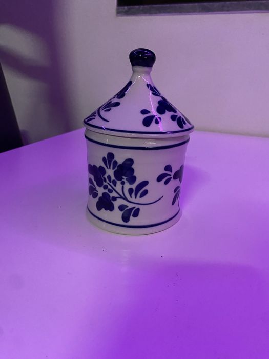 Louças de viana potes e louças pintadas a mão