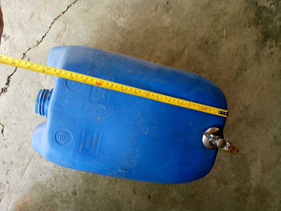 Пластикова каністра 30л з краном на фуру рукомийка Daf Renault рено,