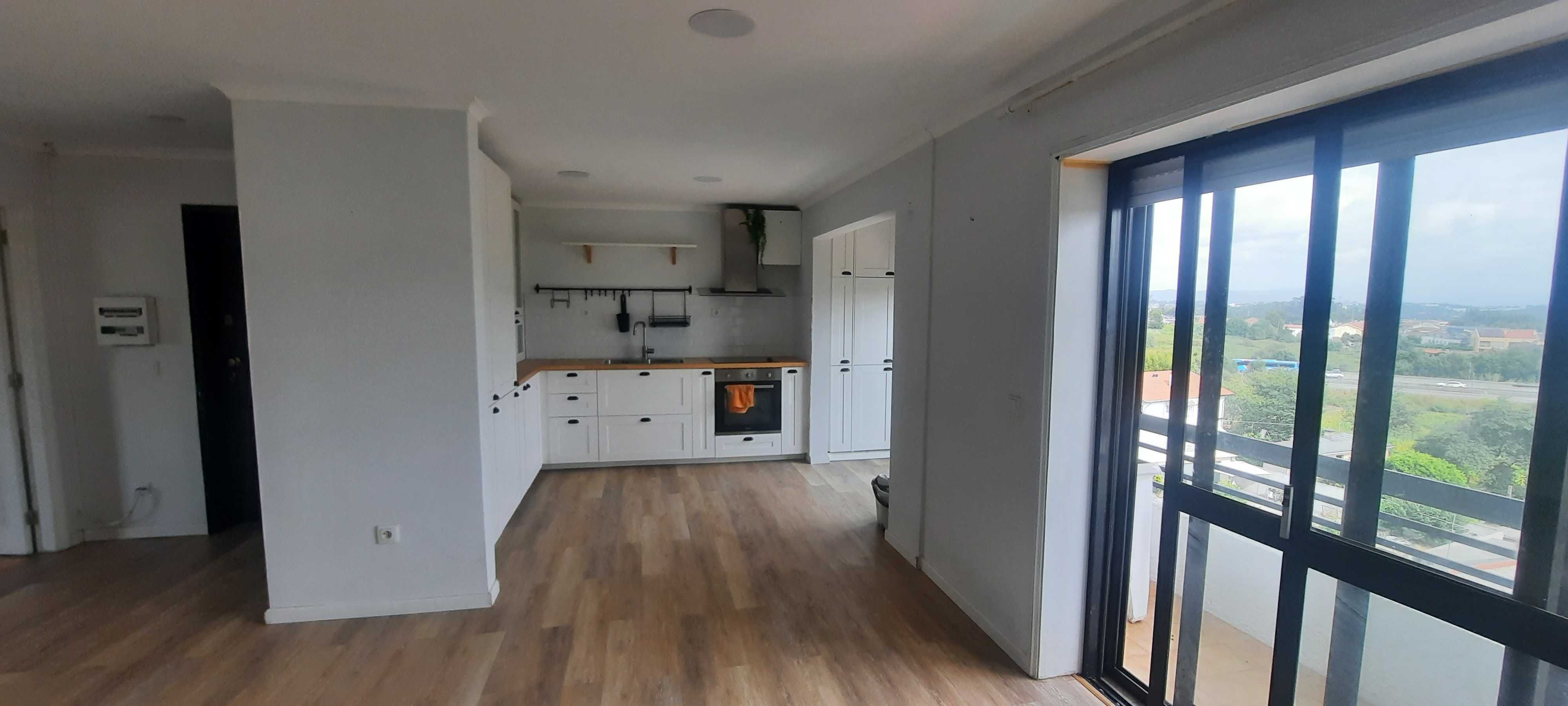 Excelente apartamento T4 dúplex completamente renovado