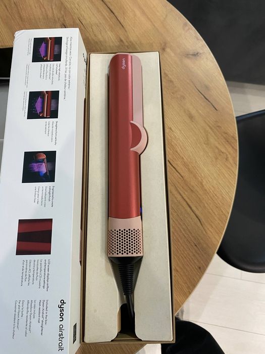 Dyson Airstrait HT01 strawberry bronze