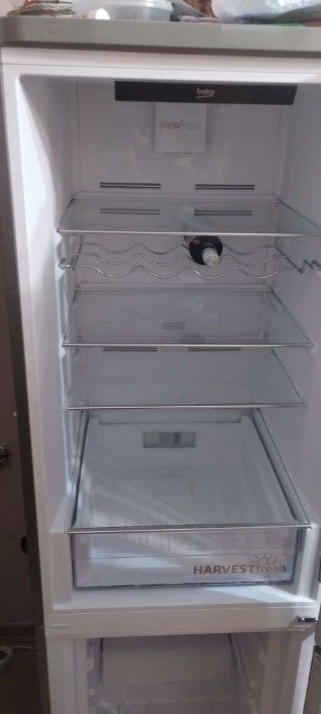 Lodówka Beko 185 cm, srebrna