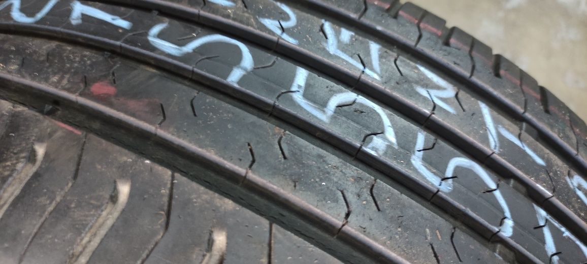 Pneus 215/55/17 semi novos