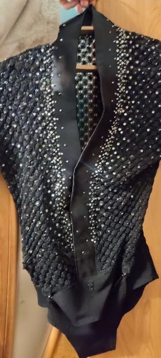 Продам рубашку с стразами