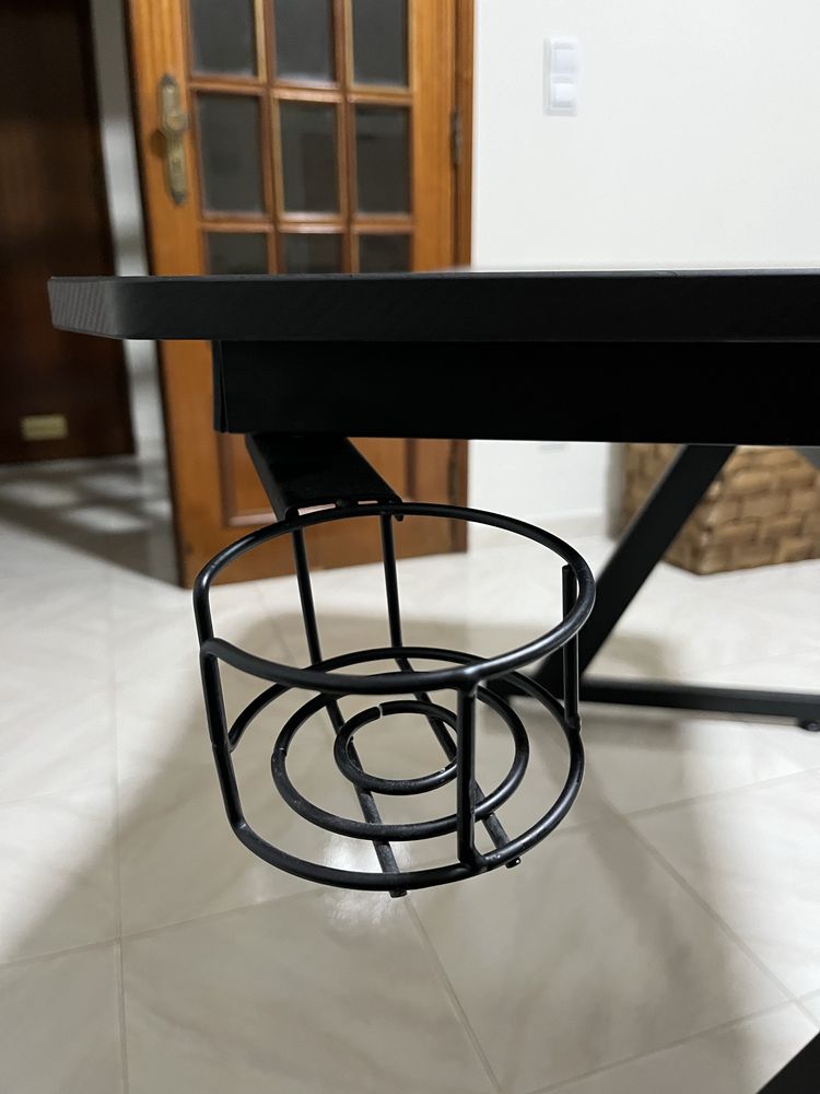Secretaria preta, como nova sem detalhes