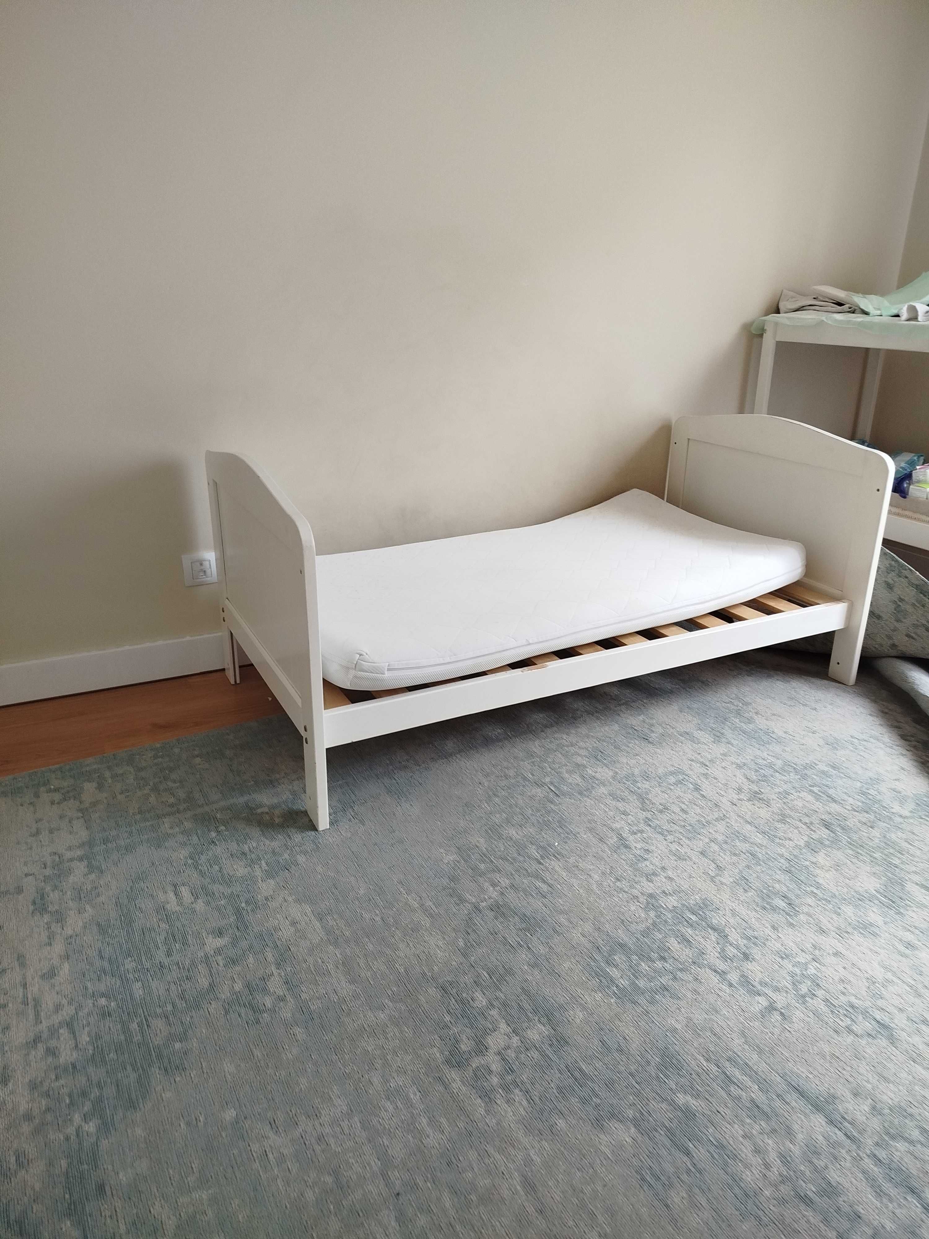 Cama para criança com colchão incluido
