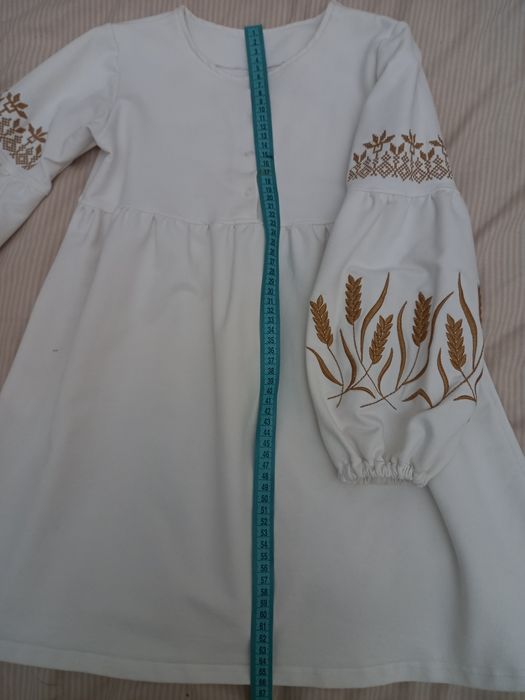 Ніжна вишита сукня  6,7,8 років