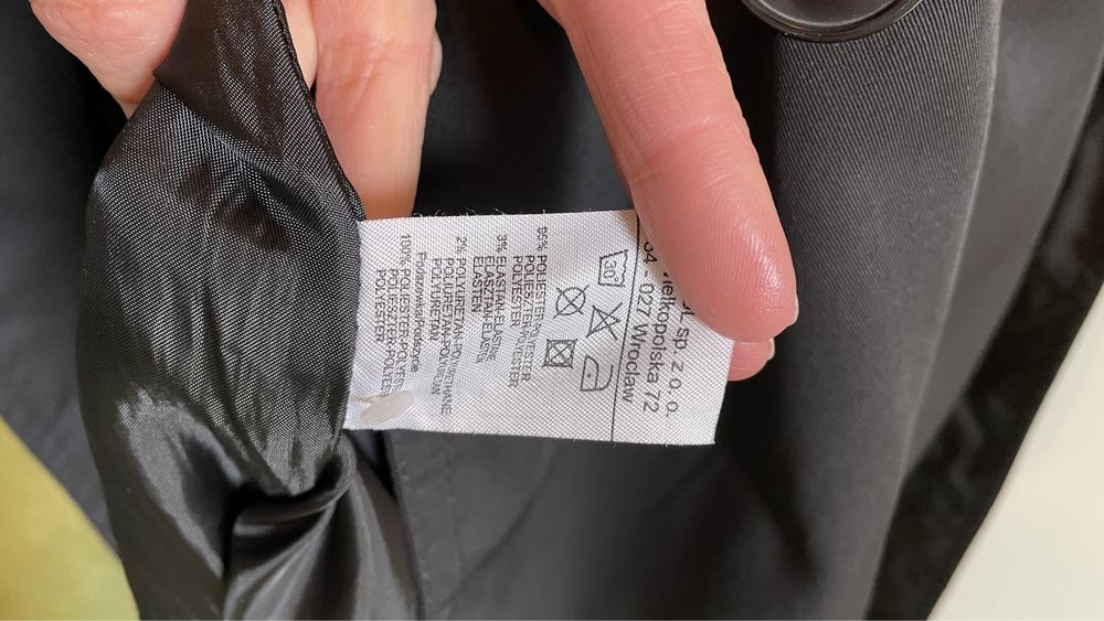 płaszcz klasyczny krój Orsay rozm 34 czarny