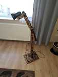 Lampa stojąca drewniana
