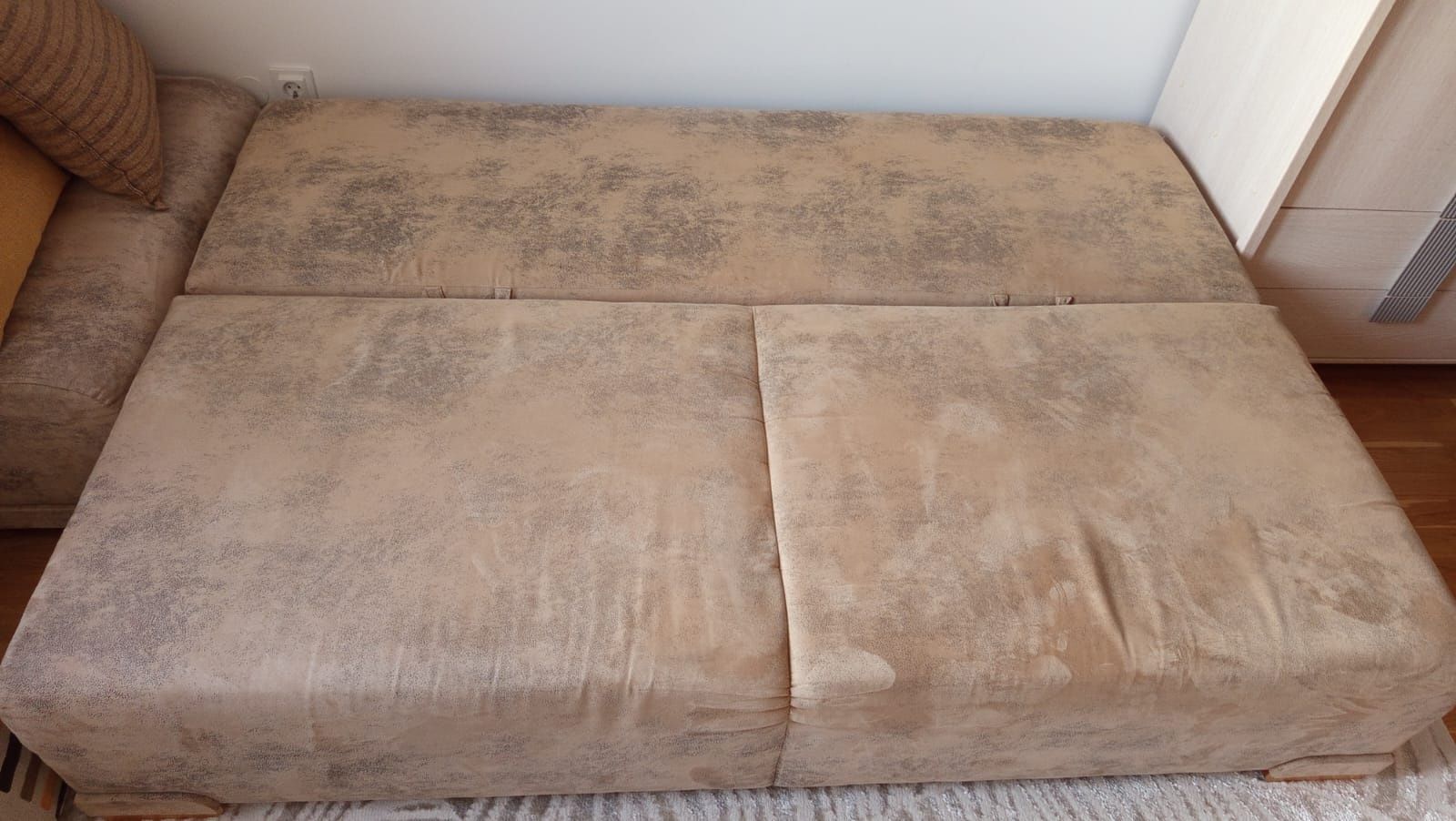 Sofa, kanapa z funkcją spania.