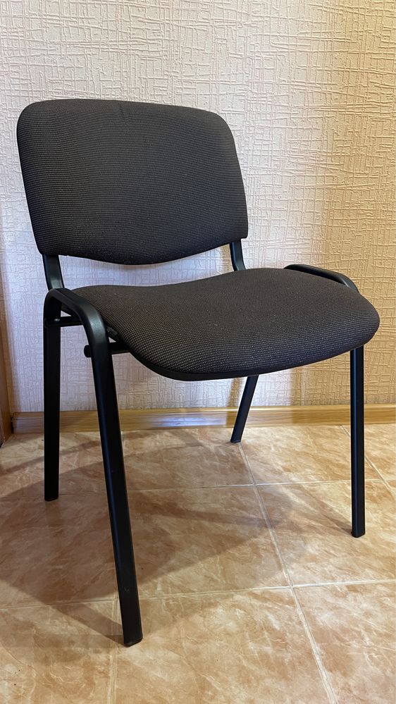 РАСПРОДАЖА офисной мебели стулья и кресла