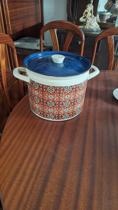 Panela grande em ferro