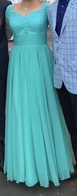 Сукня для випуску або урочистої події