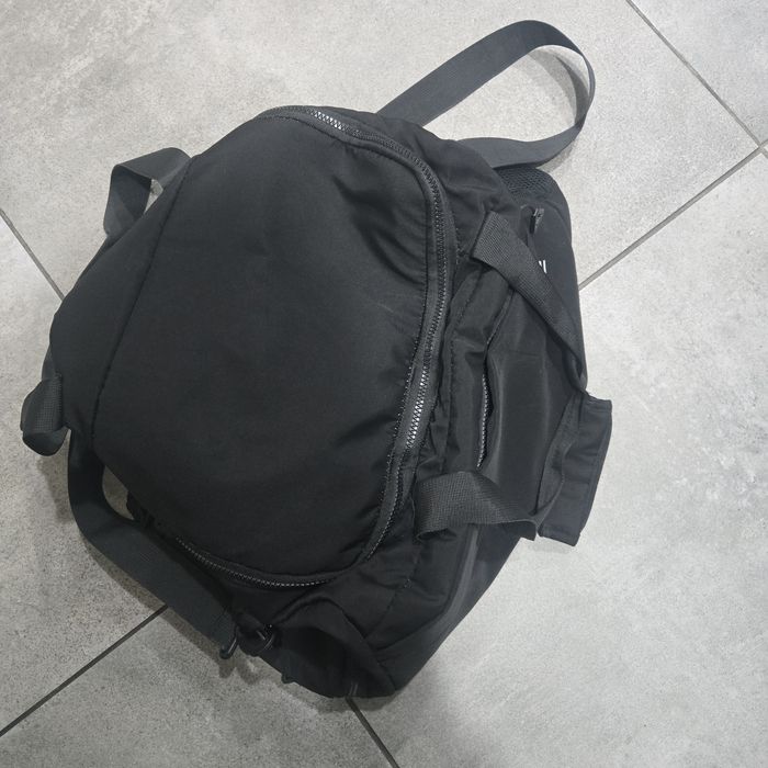 Продам спортивную сумку б/у