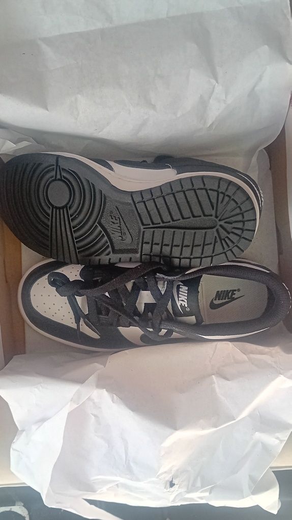 Nike Dunk panda 35.5 TAM. Novo