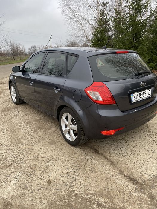 Продаю автомобіль KIA ceed