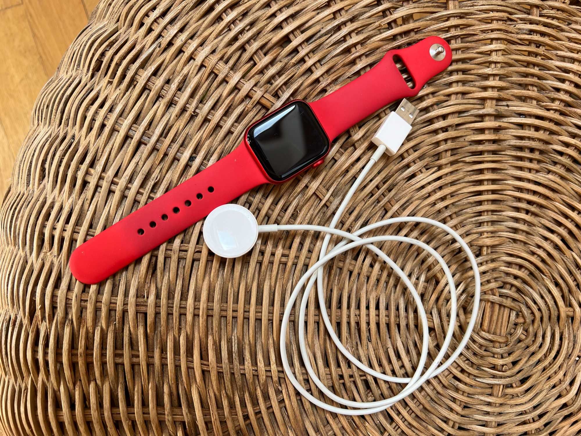 Apple Watch Series 6 40mm - Czerwony