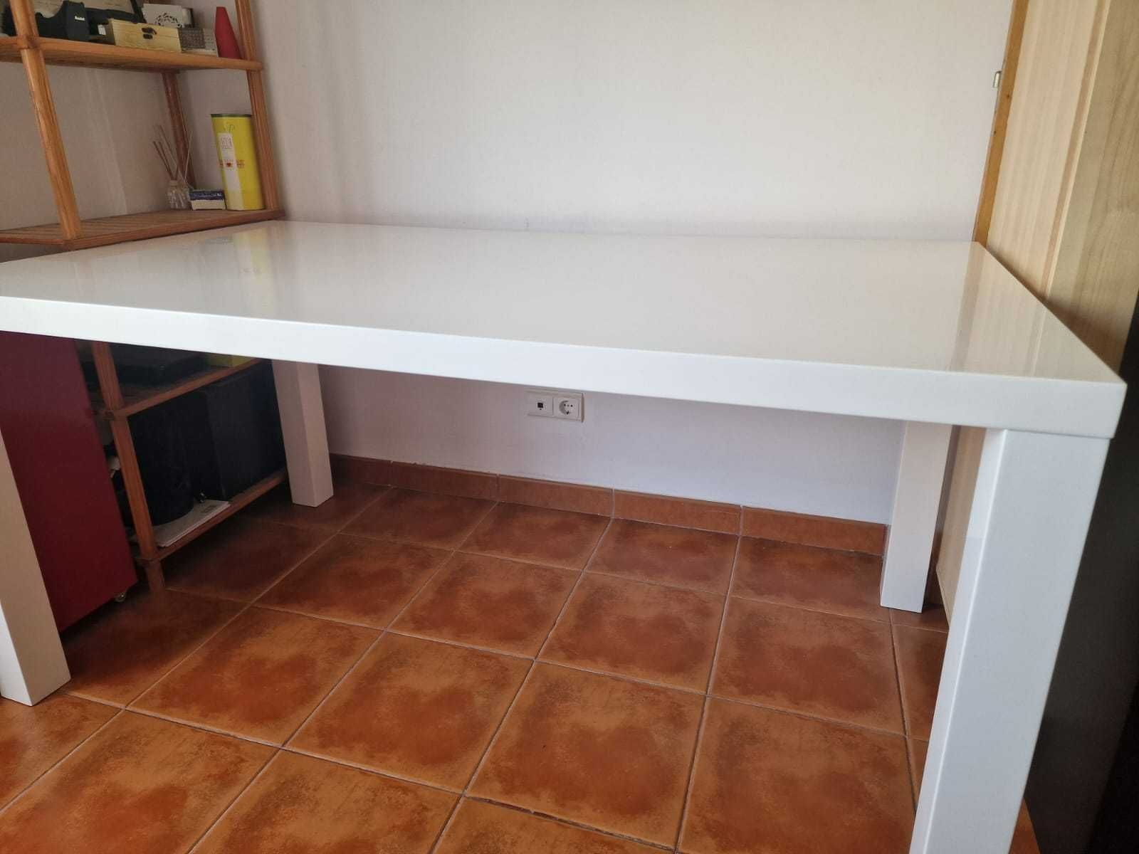 Mesa branco lacado