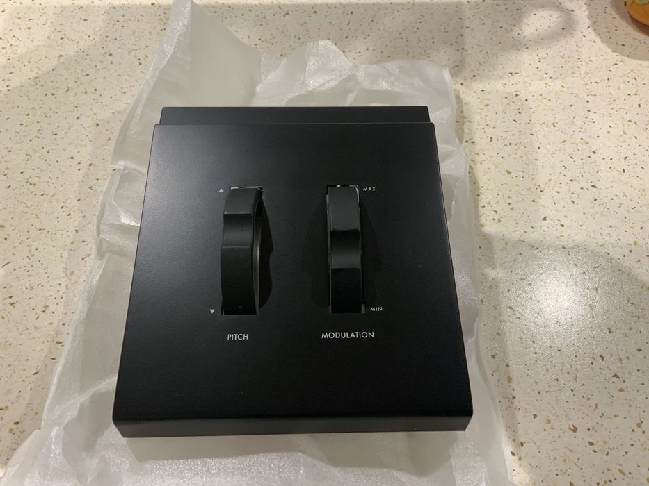 Moog Subsequent 37 - kompletny zestaw kół modulacji