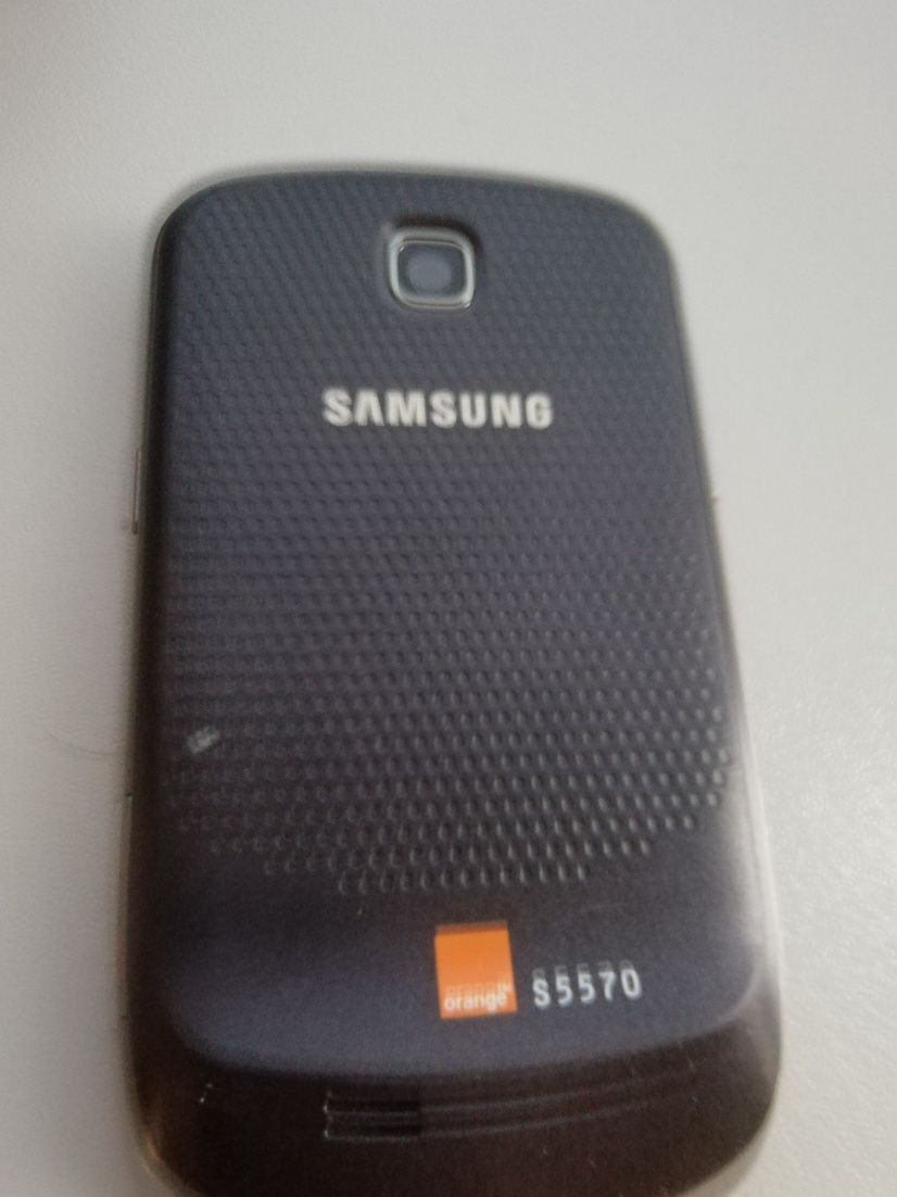 Telefon Samsung S5570 orange