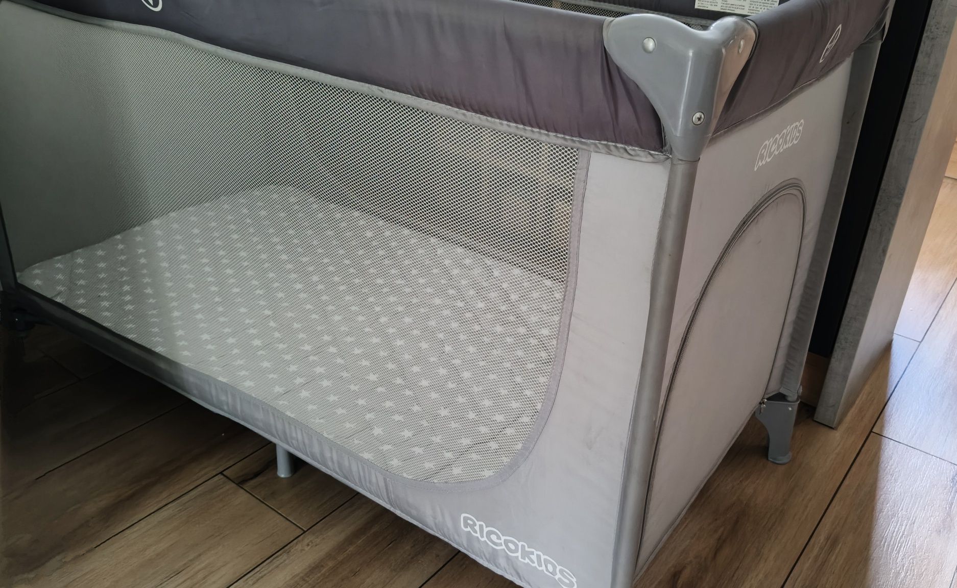 Ricokids łóżeczko turysryczne jasnoszare