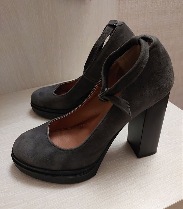 Жіночі стильні туфлі