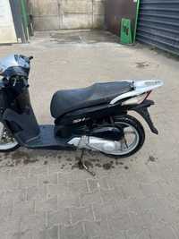 Мопед ходнда  honda SH 150