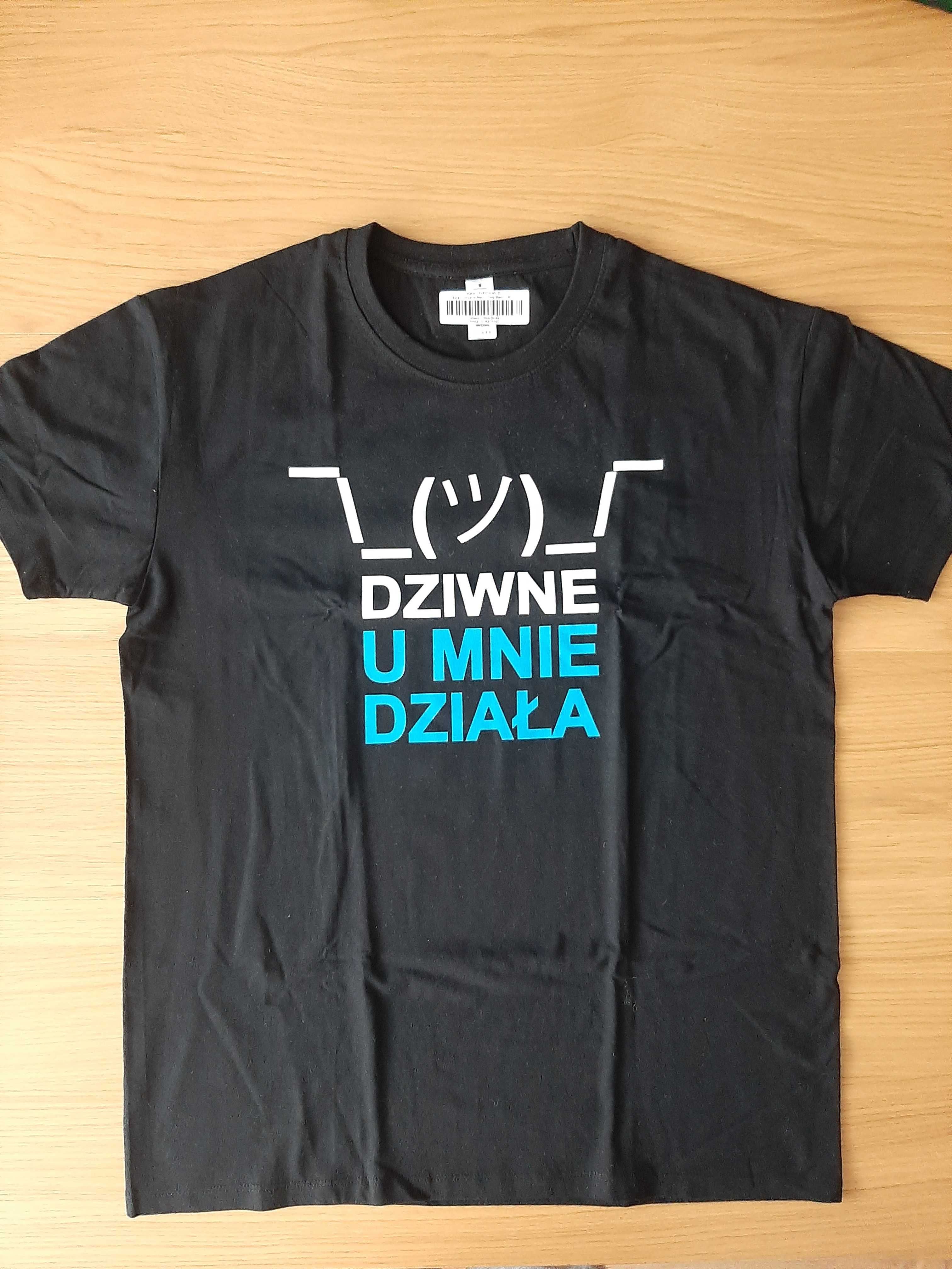 Koszulka IT "Dziwne u mnie działa"