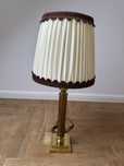 Piękny stylowy abażur do lampy małej na komodę  Retro