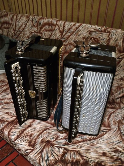 Продам тульські баяни.