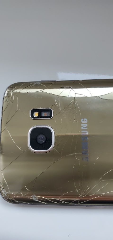 Samsung  телефон на запчастини