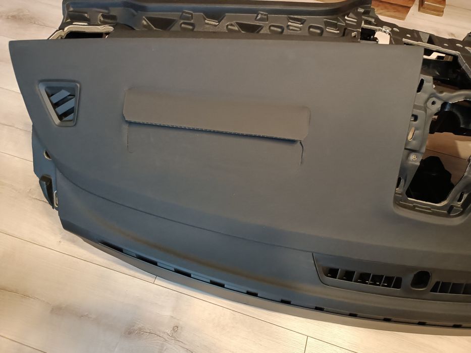 Deska rozdzielcza kokpit Volvo XC 60 II po wystrzale 2025rok