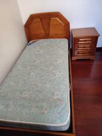 Conjunto de cama de solteiro e mesa de cabeceira sem colchão