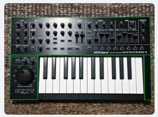 Roland System 1  - 280€