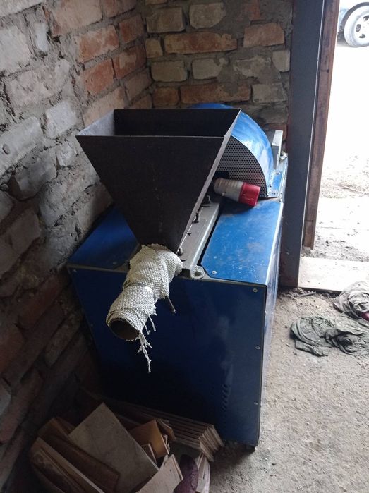 Станок для паливних брикетів