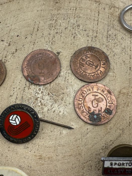 Przypinki kolekcjonerskie PRL