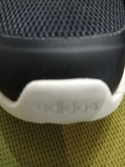 Кросівки жіночі Adidas розмір 40