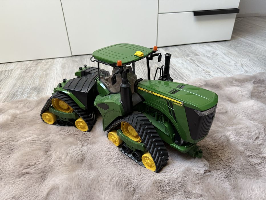 Zestaw Bruder - kombajn , traktor, beczka, prasa itd. + GRATIS