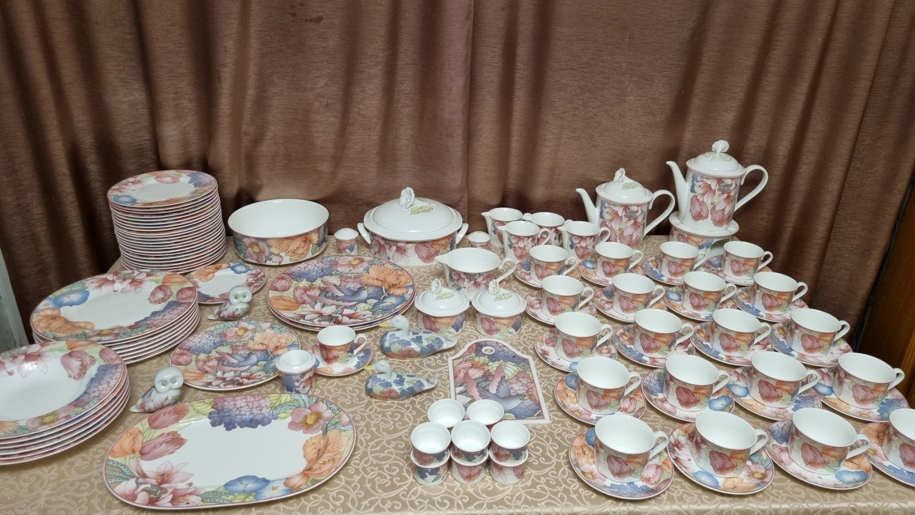 Дуже яскравий та досить рідкісний сервіз Villeroy&Boch Corolla. Поштуч