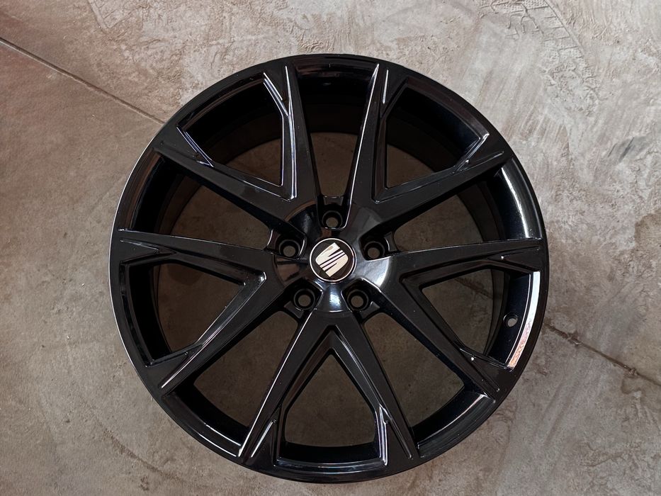 ORYGINALNE Felgi Seat Skoda Volkswagen Audi 19 5x112 golf ateca passat