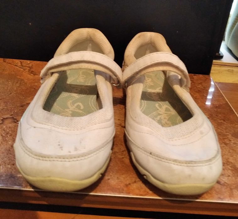 Кросовки женские подростковые