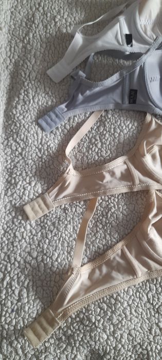 Biustonosze 4 sztuki