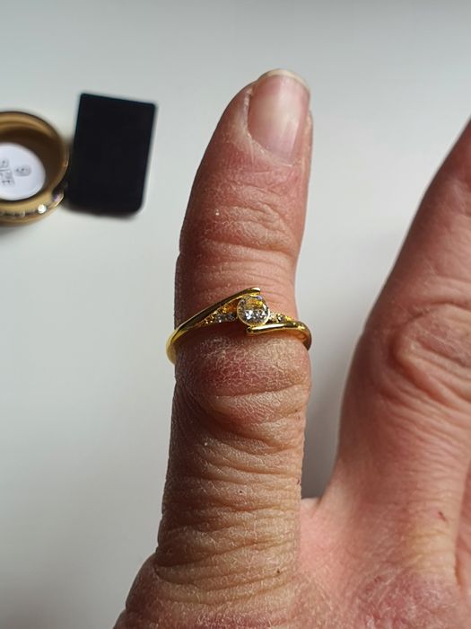 Anel solitário ouro laminado