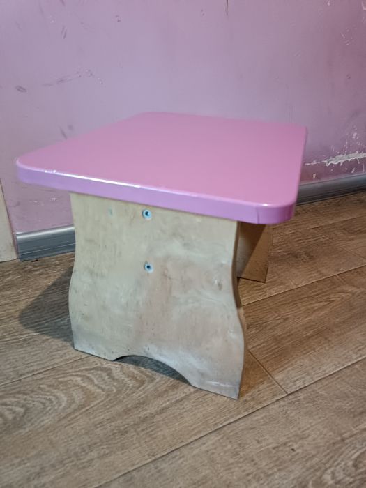 Полки дсп, табурет.