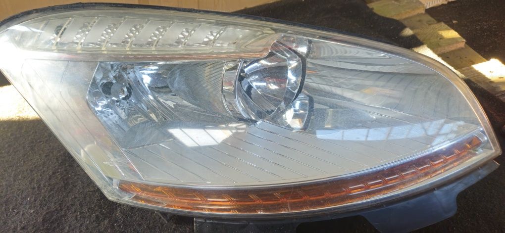 C4 grand picasso 1 lampa prawa przod xenon eu