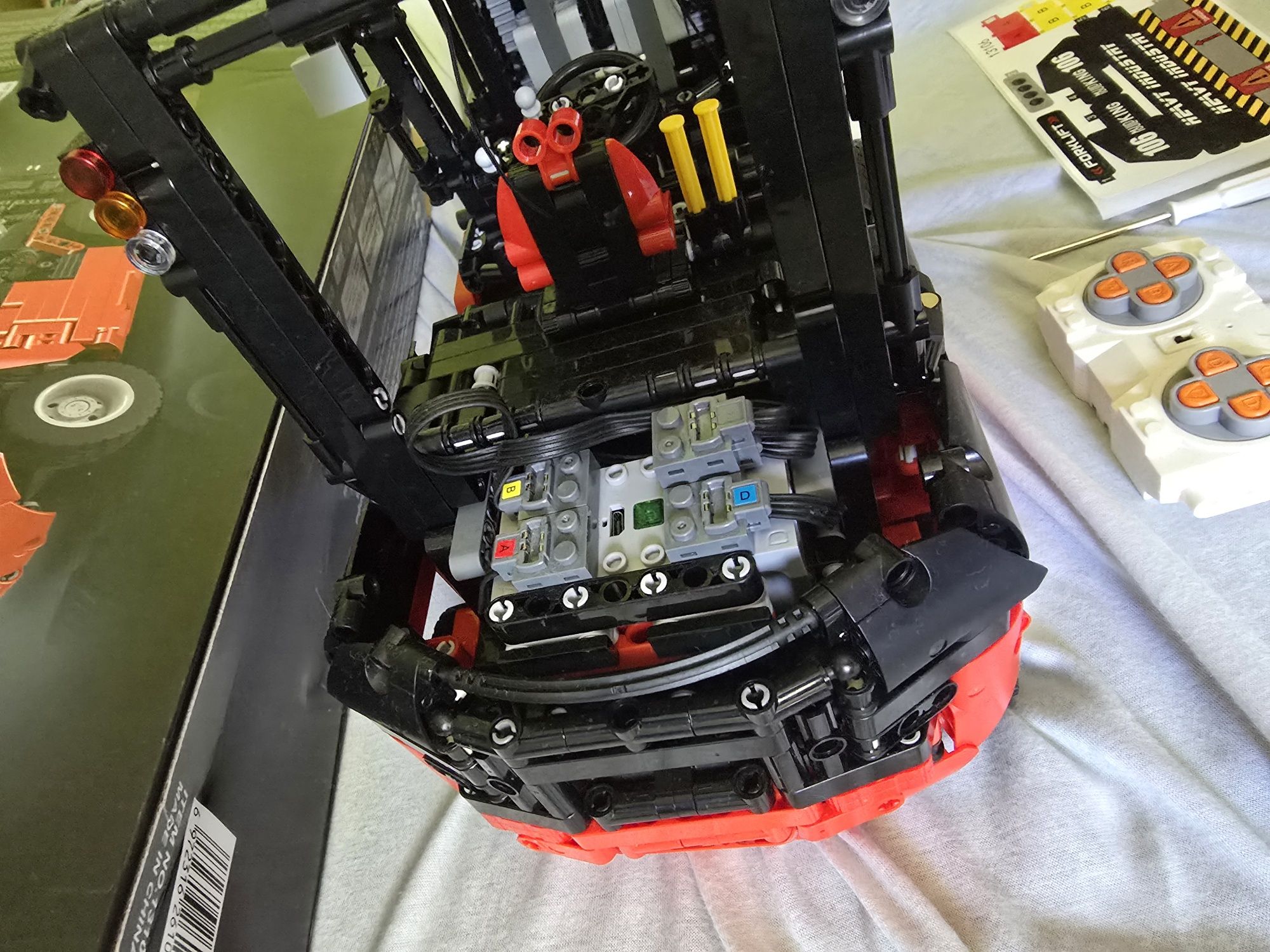 Mould King Technic wózek widłowy widlak jak Lego 13106 Forklift