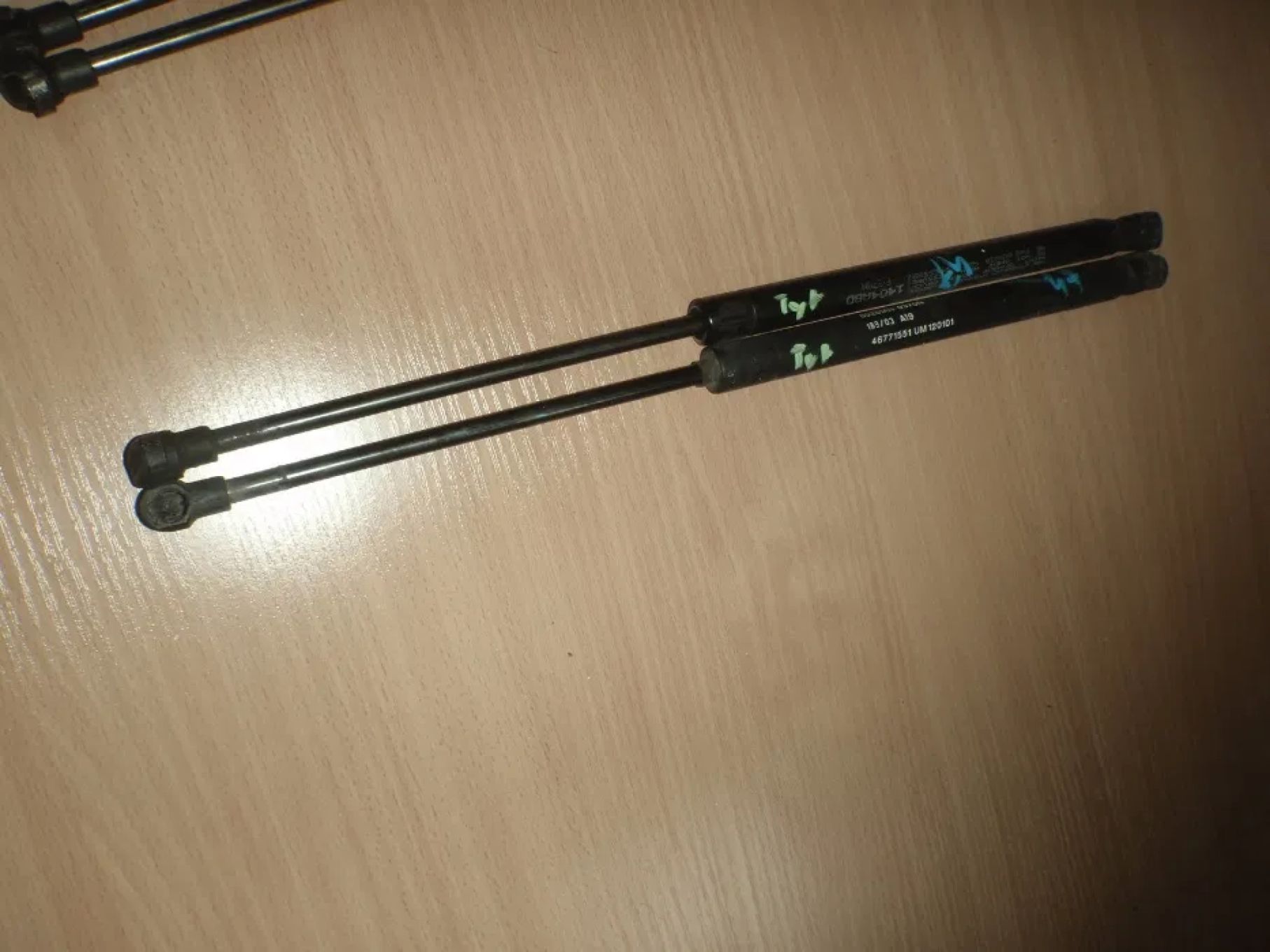 amortyzator teleskop siłownik klapy maski alfa romeo 147