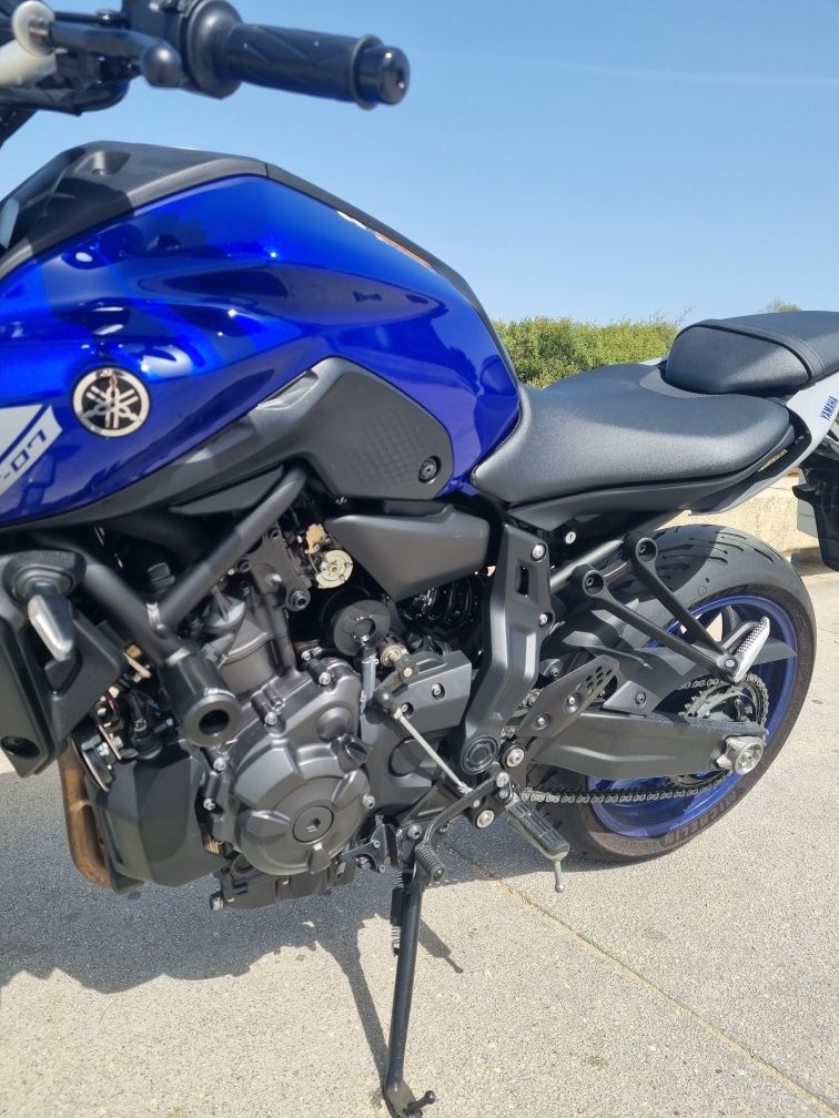 Yamaha MT07 como nova