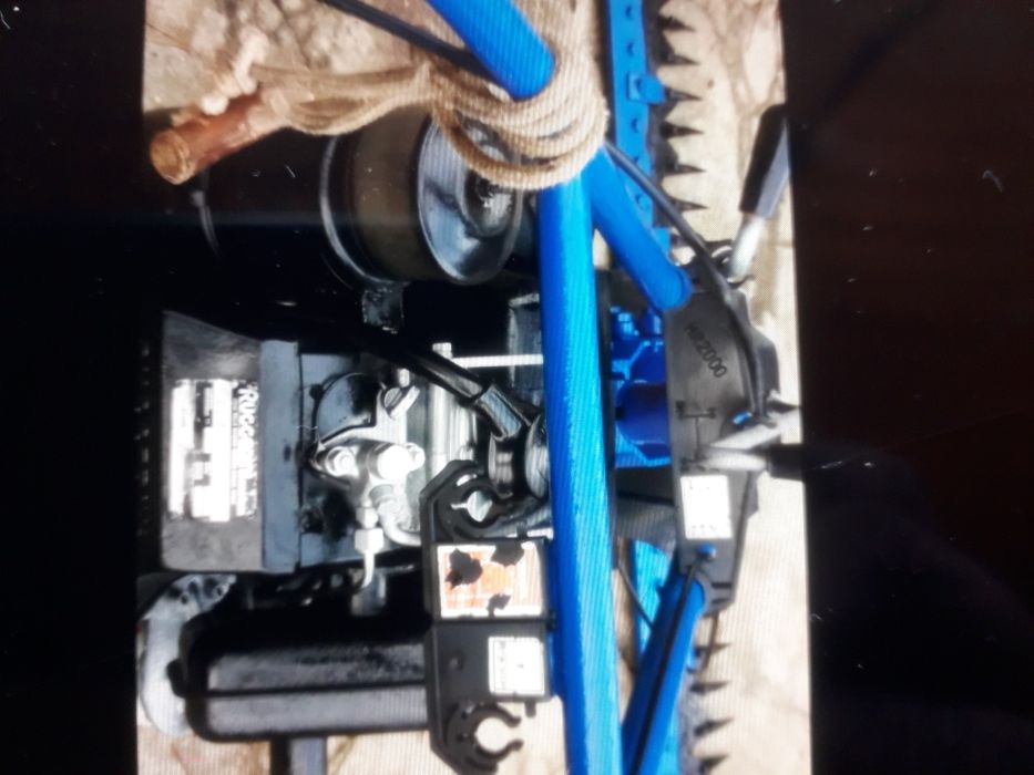 Motogadanheira/ ceifeira a gasoleo,140m de corte