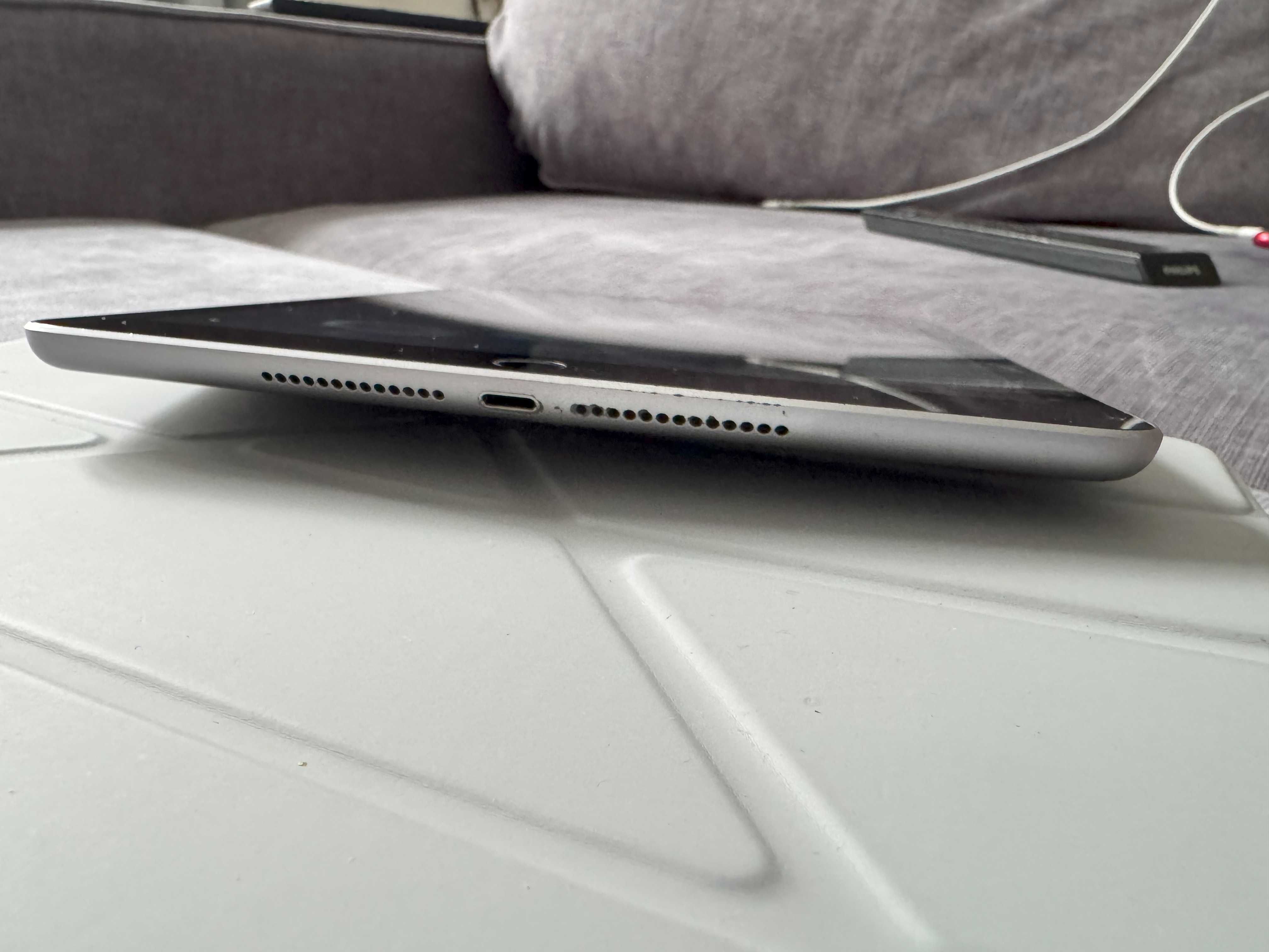 iPad 5 покоління (A1822) Space Gray, 9.7", 32Gb, WiFi